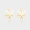 Oorbellen bladeren resin beige