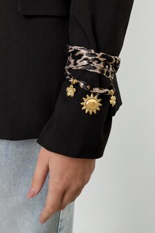 Armband shawl stip zwart