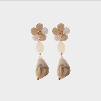 Oorbellen bloem beige