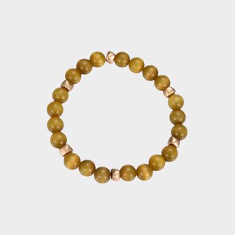 Olijfgroene armband van cats eye stone kralen met gouden tussenkralen 18 cm