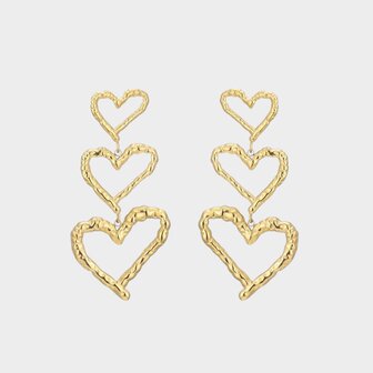 Gouden oorbellen met drie geborstelde harten aan oorstekers stainless steel lengte 5,5 cm