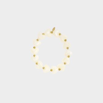Gouden armband met witte hartjes