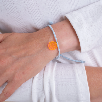 Armband koord smiley lichtblauw