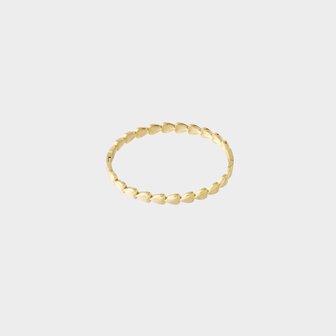 Gouden bangle armband van stainless steel met hartjes diameter 6,5 cm