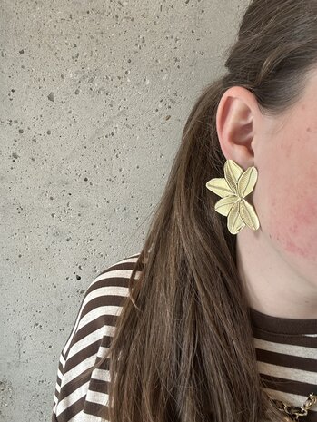 Oorbellen demi bloem goud