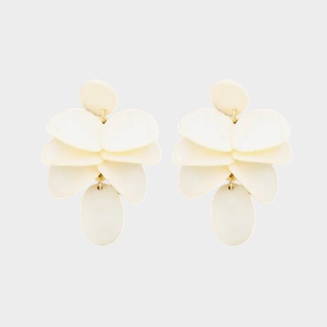 Oorbellen bladeren resin beige