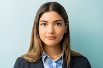 Mag je oorbellen in op je pasfoto?