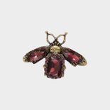 Broche vlieg bordeaux