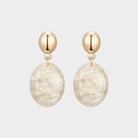 Oorbellen ovaal resin beige