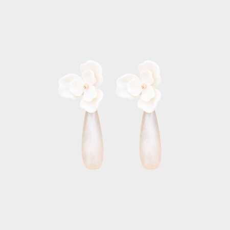 Oorbellen bloem drop beige