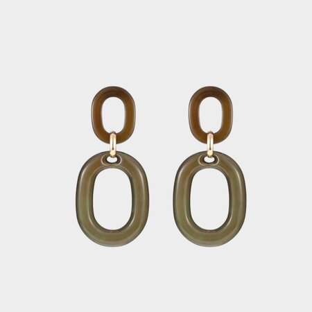Oorbellen schakel resin olijf