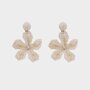 Oorbellen bloem kraal beige